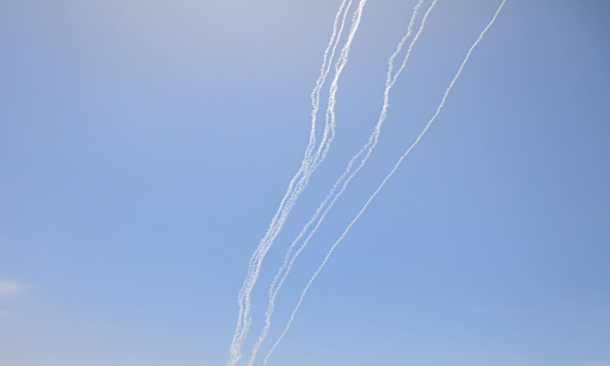 以色列多地遭导弹和火箭弹袭击